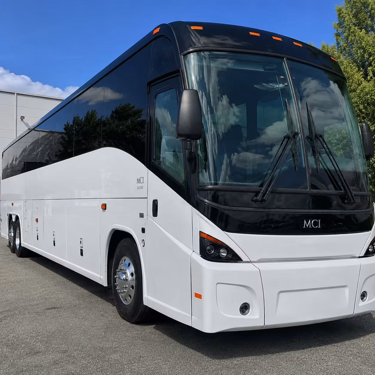 arvada charter bus rentals for daily commutes and company events